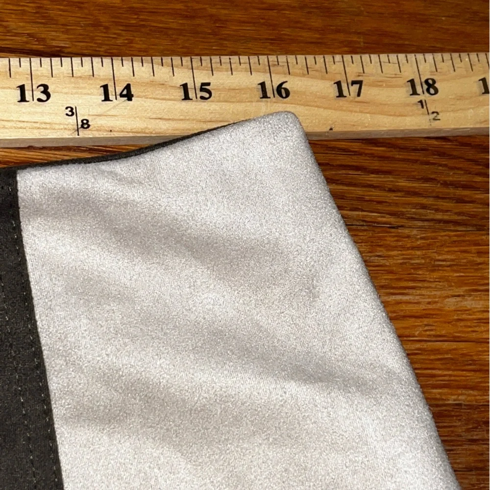 Abbeline colorblock mini skirt olive green cream size 10 fall neutral career